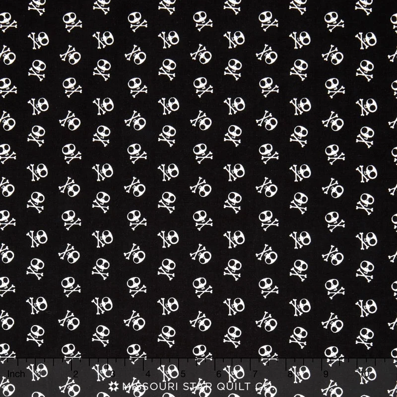 Blackbeard's Pirates - Blackbeard Skull Black Yardage